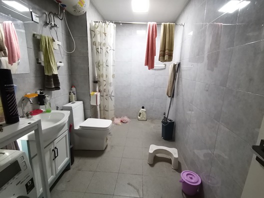 鸿坤理想尔湾3室2厅2卫第10张缩略图