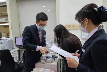 银行解抵押后还要去房管局吗