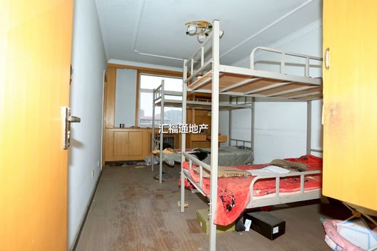 华阳建行小区4室2厅2卫第4张缩略图