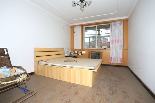华阳建行小区4室2厅2卫第5张缩略图