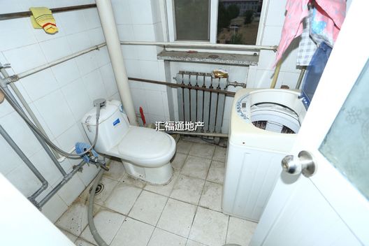 华阳建行小区4室2厅2卫第8张缩略图