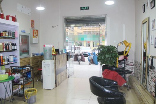东兴南街商铺底商0室0厅0卫第4张缩略图