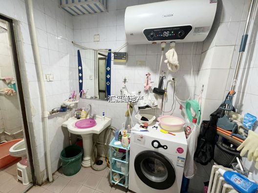 商业局家属院4室2厅2卫第8张缩略图