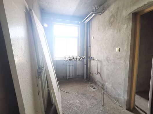 华阳建行小区4室2厅2卫第7张缩略图