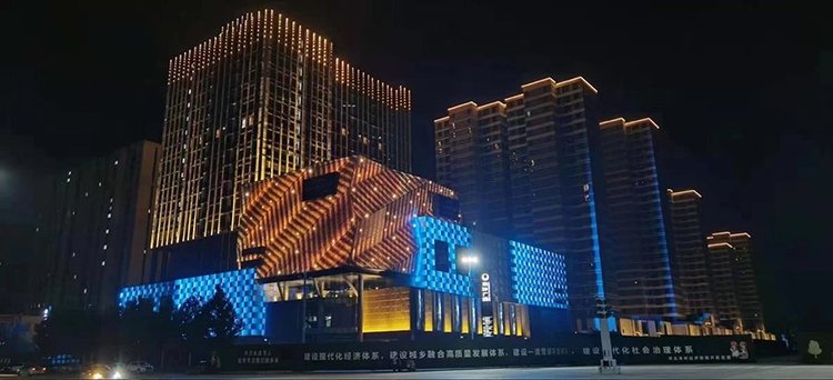 中国铁建樾府国际商业配套鸿坤广场夜景