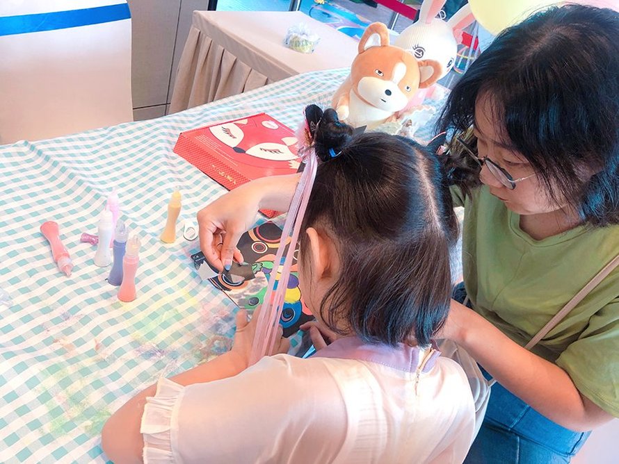 滨江郦城国庆7天乐活动现场手工DIY