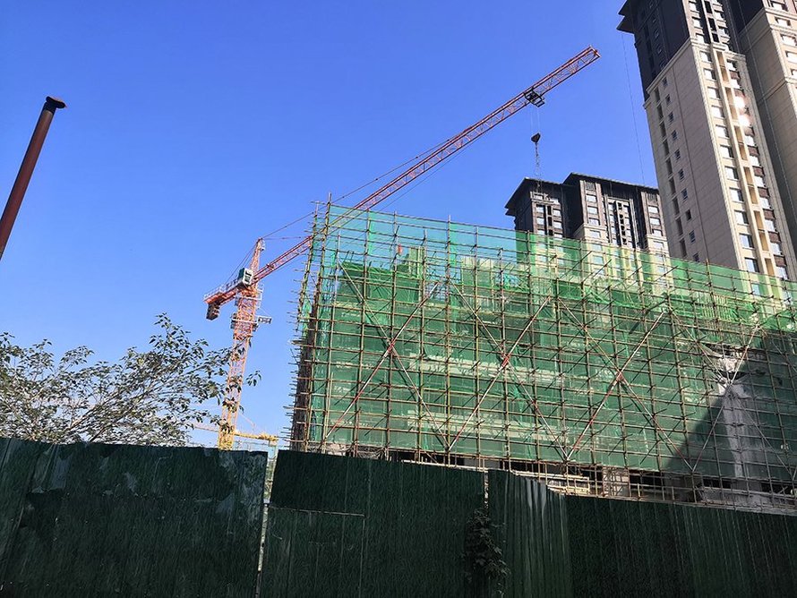 上河天著施工图(忙碌的塔吊)