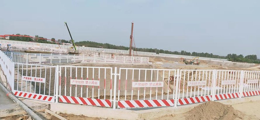 中铁建樾府国际施工图(忙碌的工地)