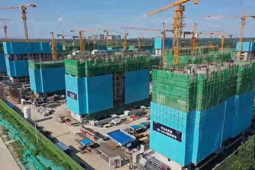 中冶未来城施工现场(忙碌的塔吊)