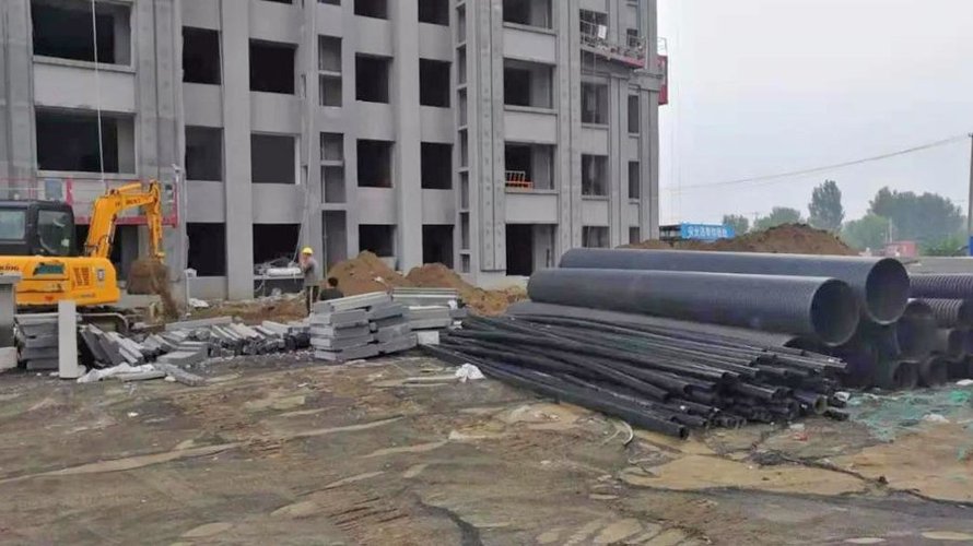 上河天著7月施工进度(外网单位已进场施工)