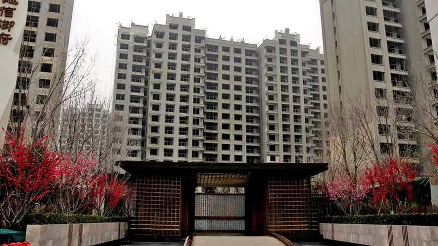 德信御府2021年3月施工现场(4#楼南侧外墙保温完成90%) (1)