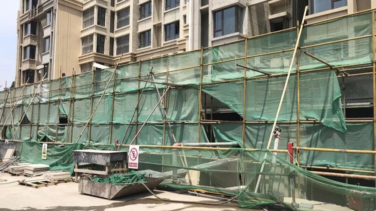 天伦湾2019年6月工程进度(S4-9#楼底商外墙石材施工中)