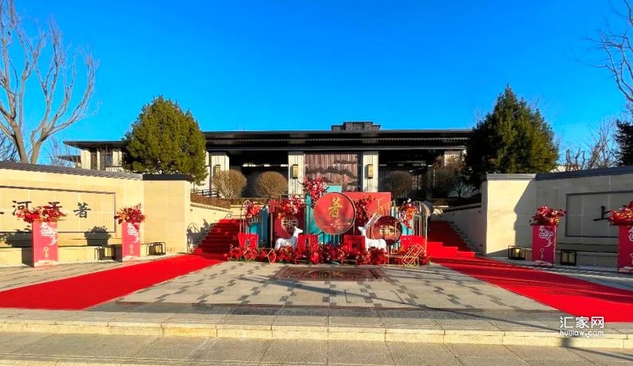 上河天著交房现场社区正门(2021-12-28)