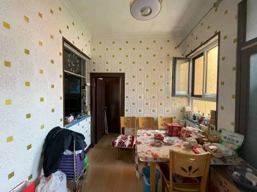 兴泰花园3室2厅1卫第2张缩略图