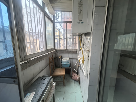 老财政局家属院2室1厅1卫第7张缩略图