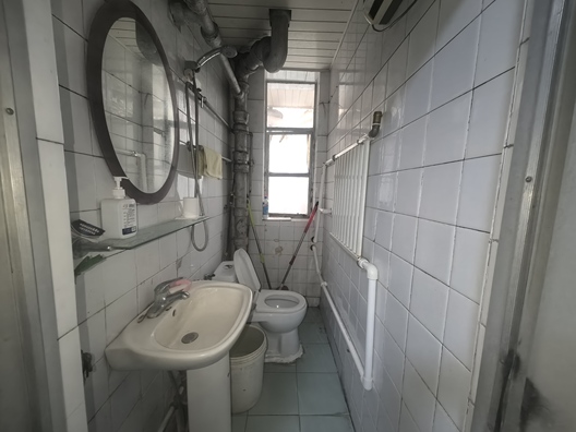 老财政局家属院2室1厅1卫第6张缩略图