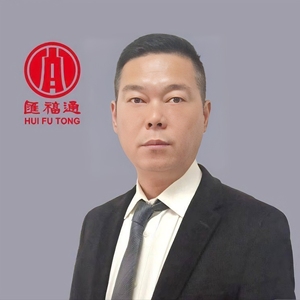 房产经纪人周寒颖