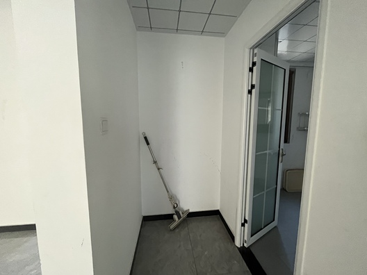 鸿坤新维港3室1厅1卫第10张缩略图